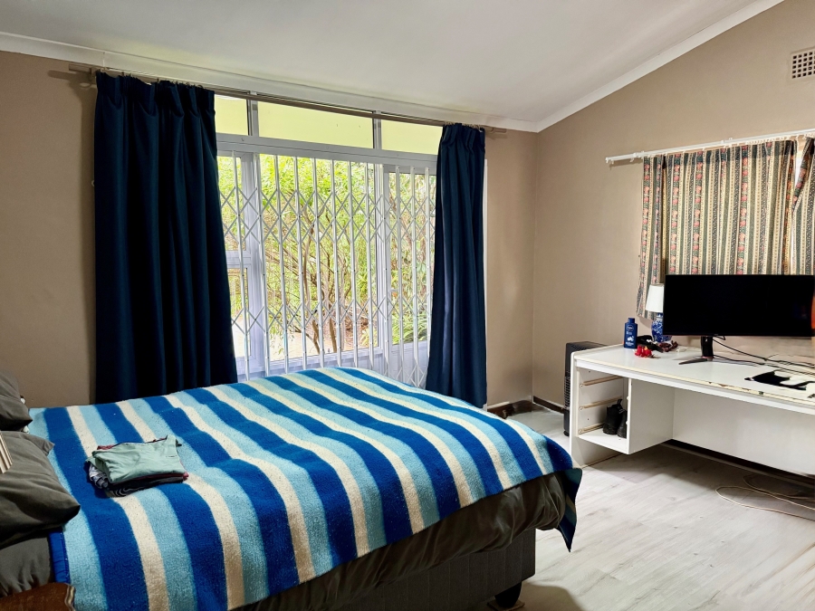 4 Bedroom Property for Sale in Bergzicht Western Cape